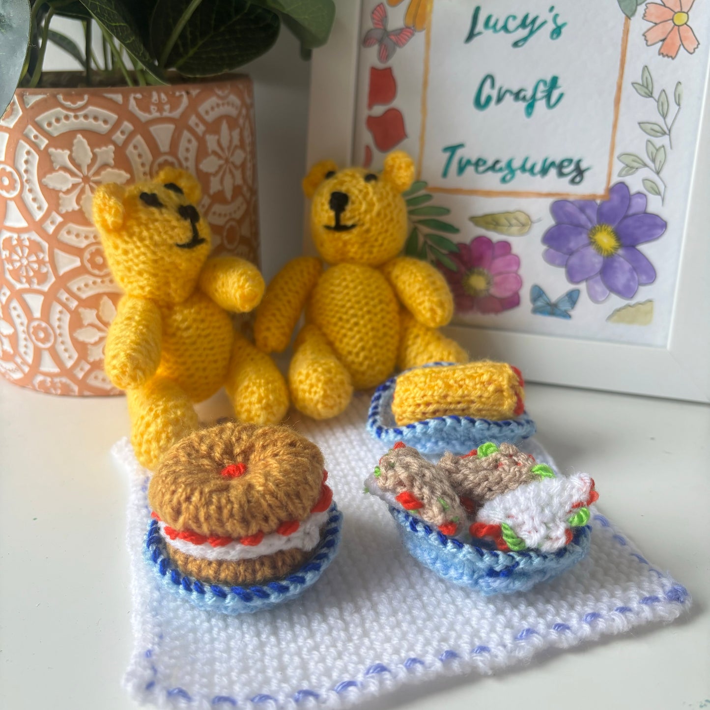 Knitted Teddy Bear's Picnic