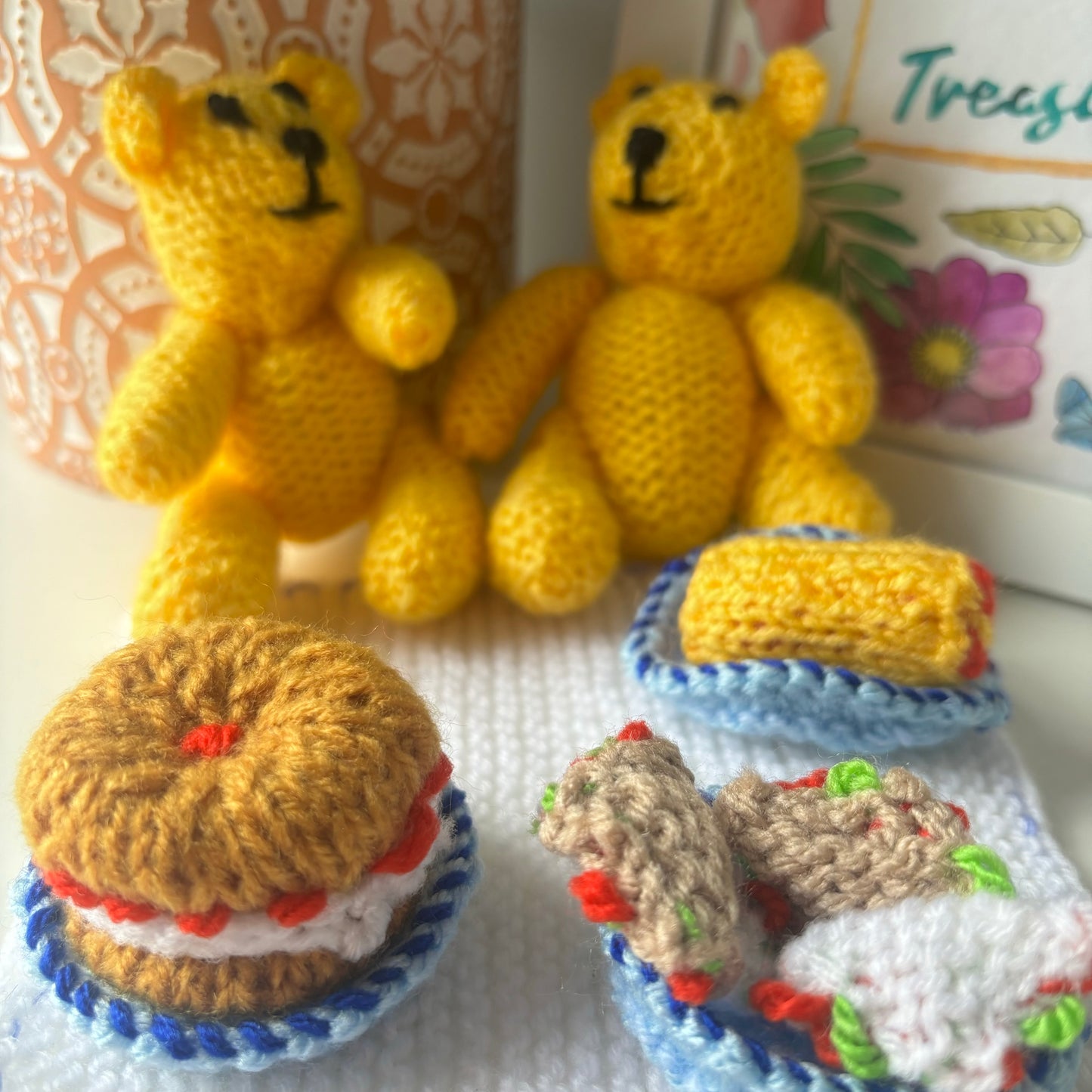 Knitted Teddy Bear's Picnic