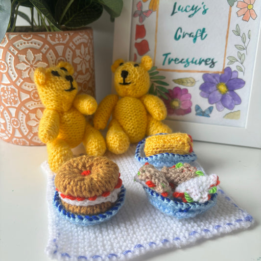 Knitted Teddy Bear's Picnic