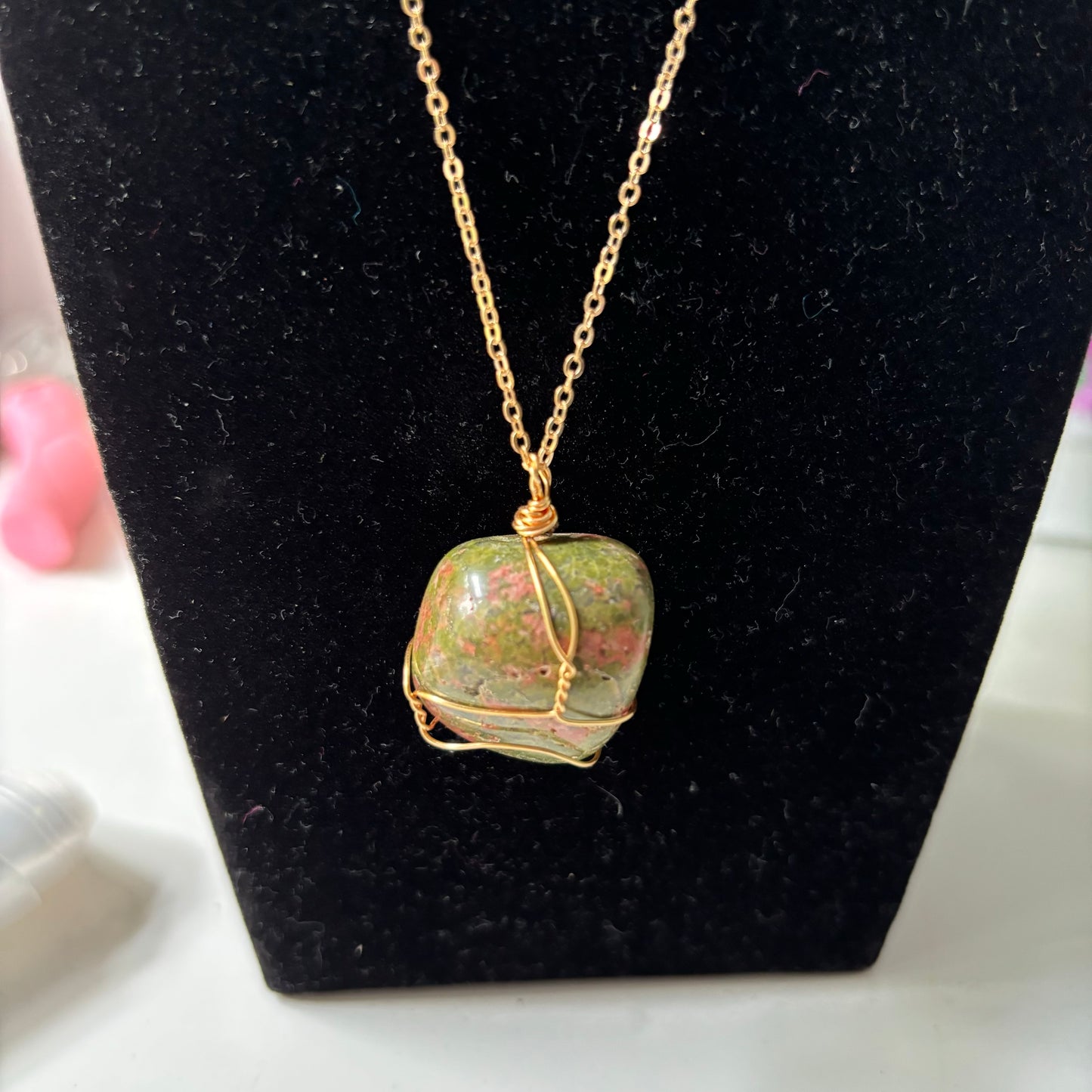 Green Stone Gold Chain Necklace - 19cm